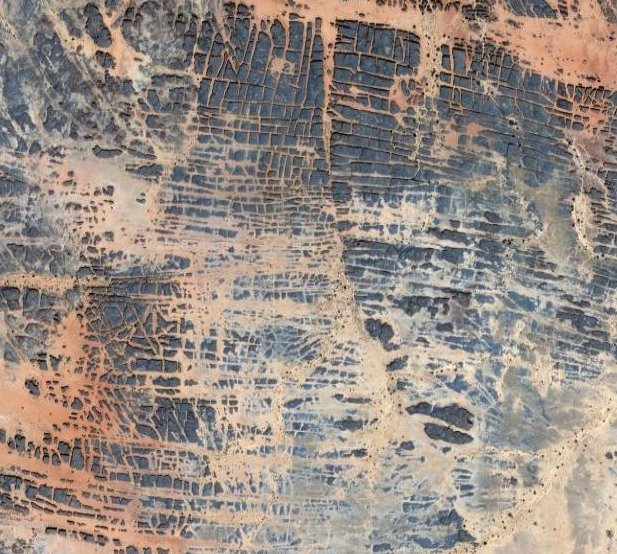 神奇!谷歌地图上发现的众多神秘人像!