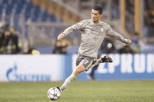 曾阻止伊布加盟!皇马名宿讽刺C罗:现在俱乐部