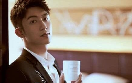 黄景瑜疑似家暴离婚,工作人员回应:现在造谣都