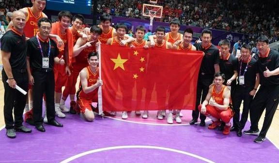 林书豪微博发文贺中国夺冠,网友:风里雨里,国家