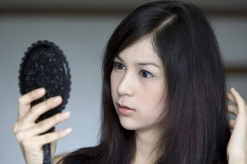 变为女儿身，自我欣赏一番