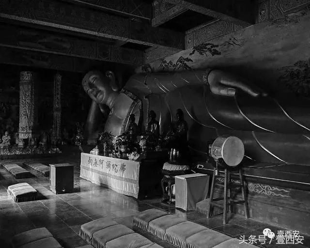 终南山记:访王维不遇