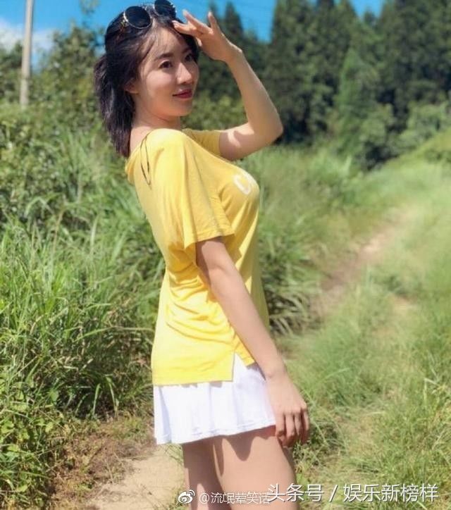 现在最火的网红蒋娉婷,抹茶好喝?