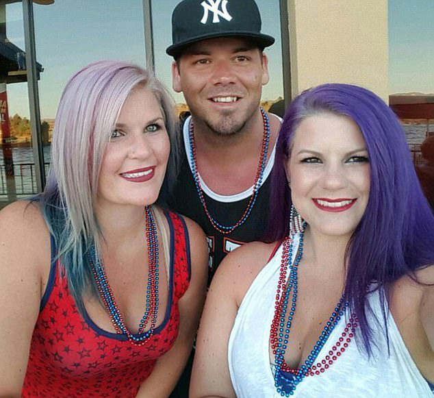 美国奇葩家庭一夫二妻 三人生活惬意美好 美国奇葩家庭一夫二妻 三人生活惬意美好