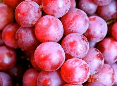 葡萄一天吃多少颗合适 葡萄防血栓降胆固醇(2