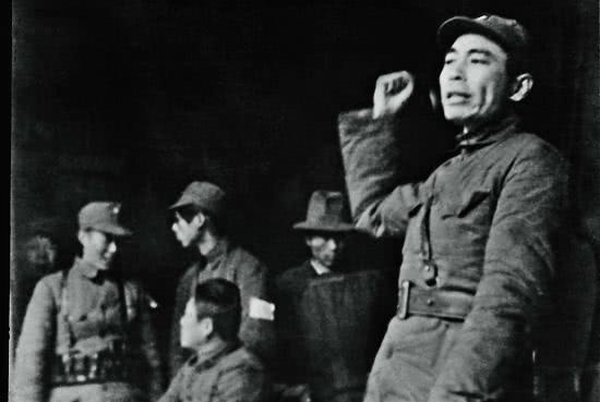 恩来器重的人,红军第一军的军长,儿子五十岁时
