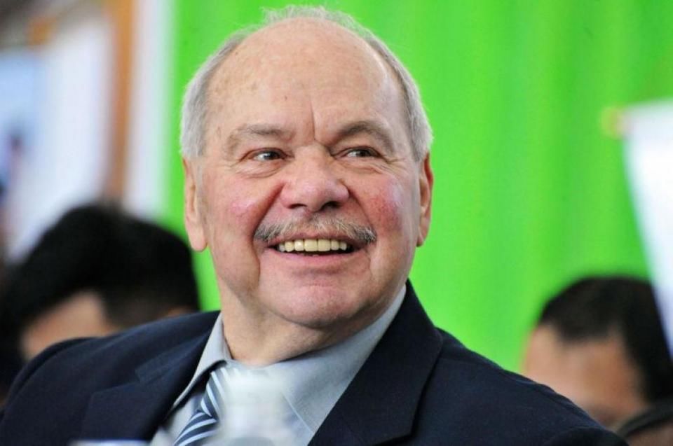 施拉普纳 中国队第一位外来的足球主教练 你还