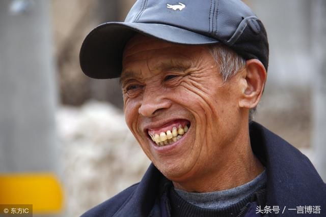 村俗语三十年前看父敬子,三十年后看子敬父你