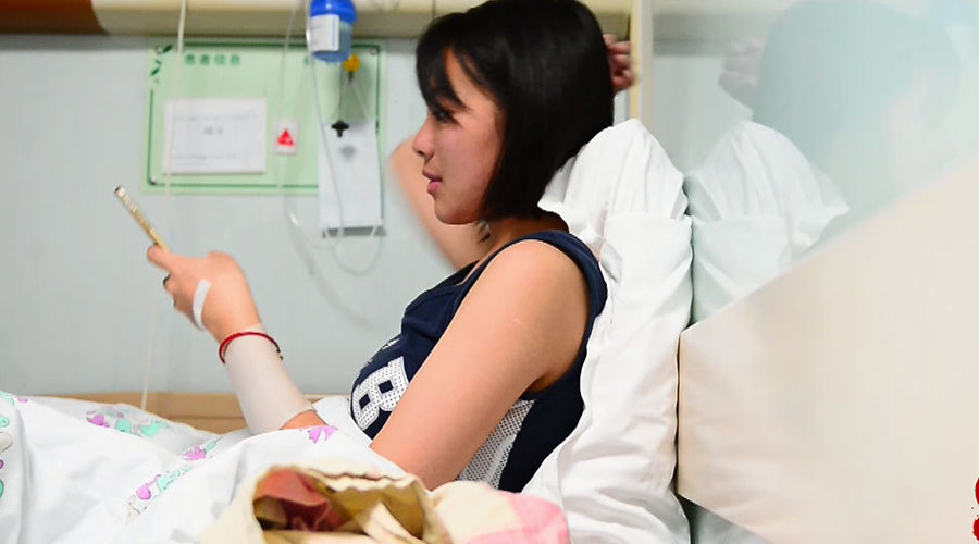 中国梦展播|18岁患癌姑娘笑称病得惊天动地惹哭众人 她用快闪为生命倒计时 中国梦展播|18岁患癌姑娘笑称病得惊天动地惹哭众人 她用快闪为生命倒计时