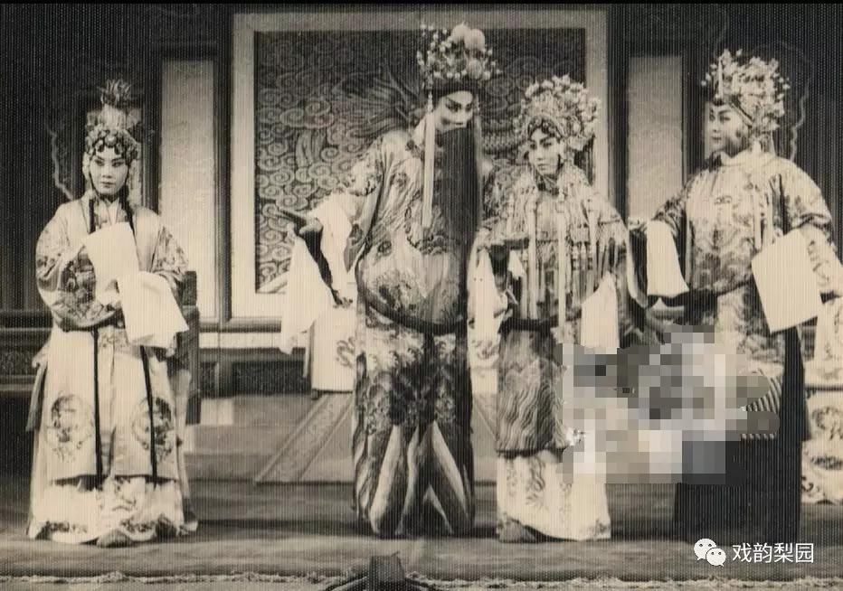 豫剧名家黄爱菊演唱《三哭殿》自幼儿生长在朝