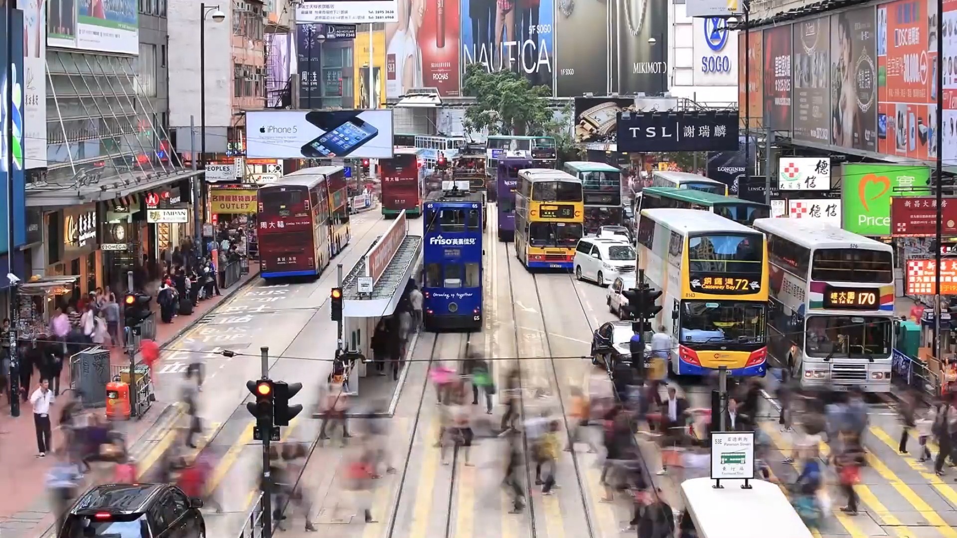 70年70人|为香港青年搭建“内心回归”的彩虹桥 70年70人|为香港青年搭建“内心回归”的彩虹桥