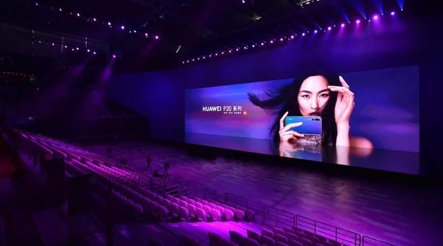 小米8发布会雷军这一次带着小米创造了新历史