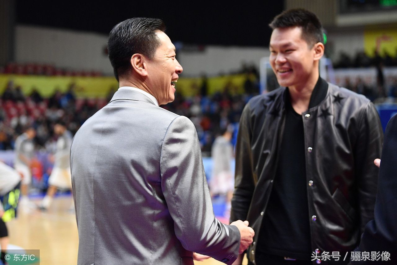 中国篮球运动员,教练,辽宁沈阳人,李春江