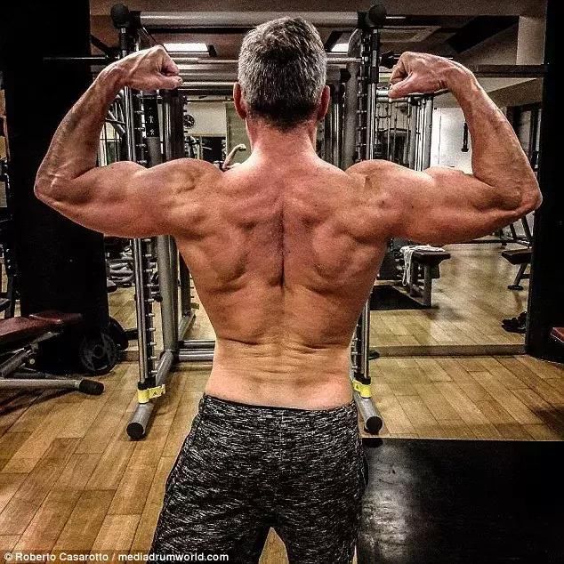 50岁中年男子开始健身,简直帅出天际!