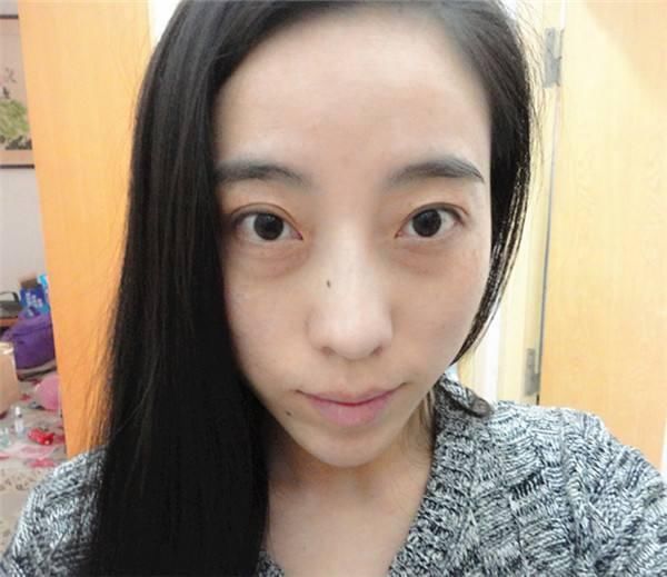 还买死贵的眼霜冤枉钱吗?只需睡前敷上它,去眼袋皱纹像打防腐剂