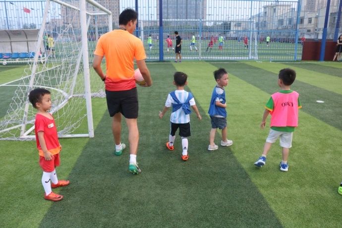 上海小虎子少儿足球培训免费体验班开课,等你