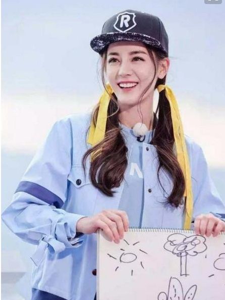 《跑男》迪丽热巴穿过的衣服有一件不是,不是