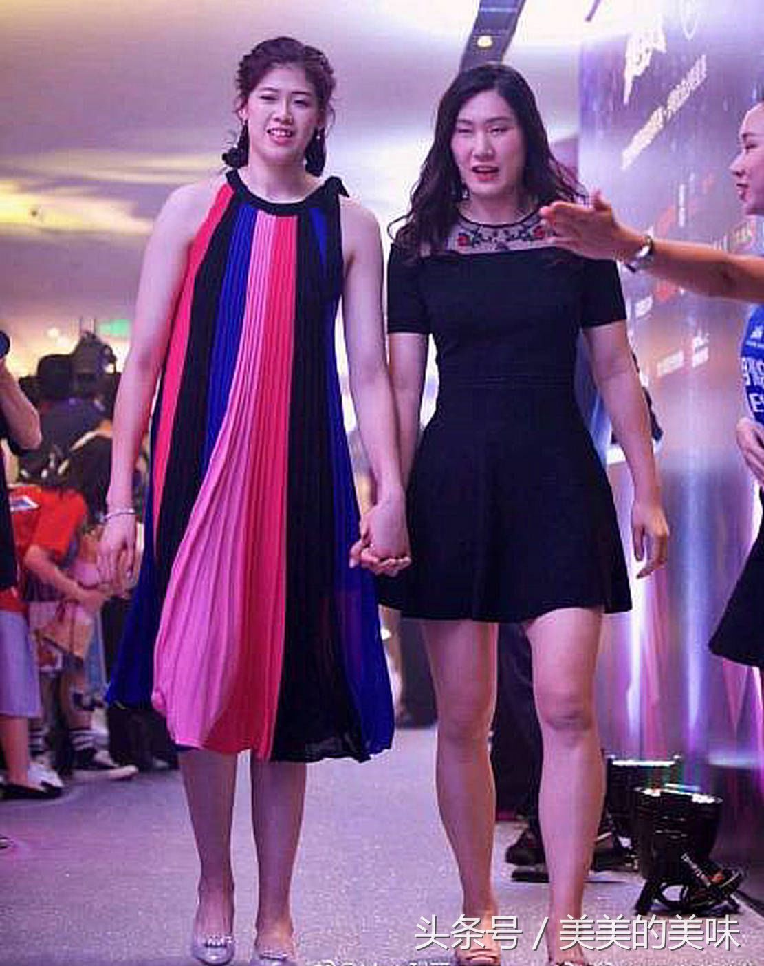 排球全明星活动,谁帮李盈莹设计的裙子?简直高