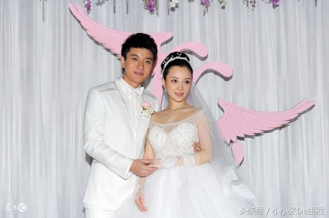 贾乃亮现身狗年春晚彩排,李小璐疑似孕装低调出行