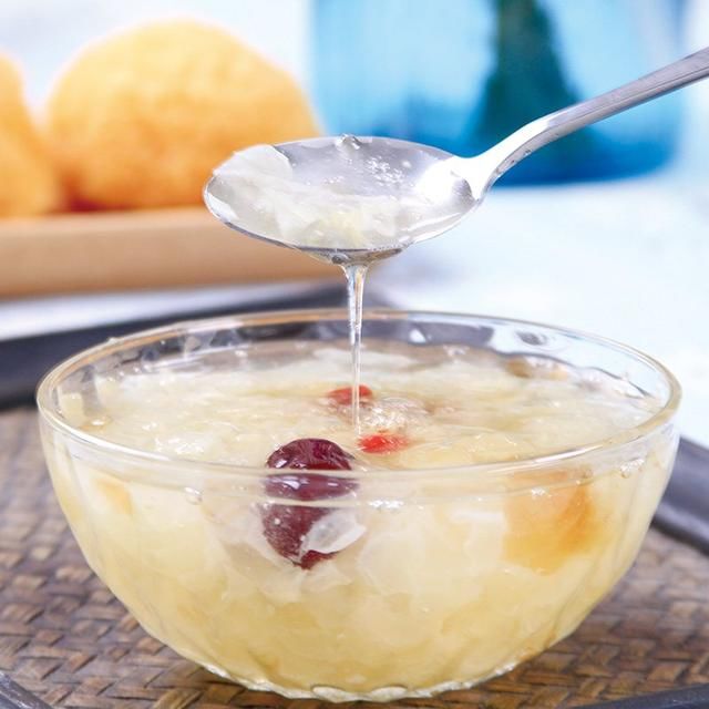 白木耳含有的营养比较全面,也有一定的药用价值,经常喝银耳汤能起到