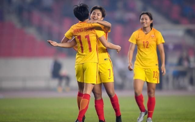 为何中国女足薪水与男足差距那么大?看马晓旭