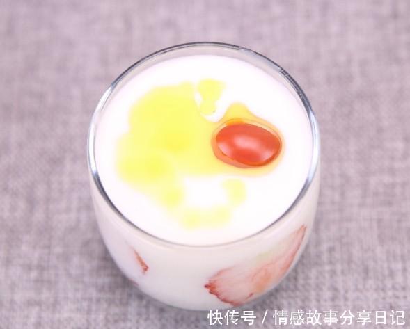 妻管严男子酒后楼道内去世,女友痛哭说:是我