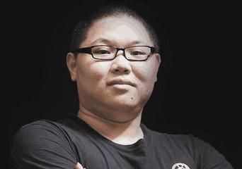 小智PDD开撕! 王思聪力挺PDD爆光小智照片。