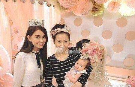 4岁小糯米正面照和杨幂极像, 而周杰伦的一岁