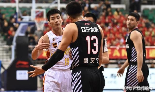 球迷:于德豪关系户又入选国家队,杜峰带领的