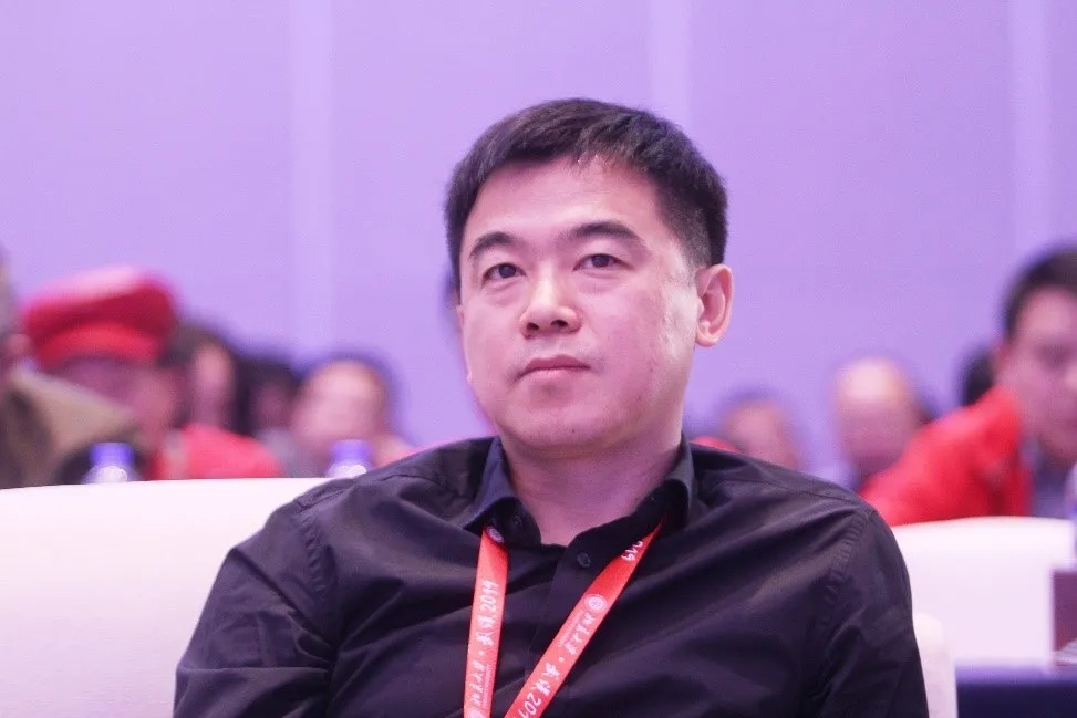 中公教育董事长_董事长办公室图片