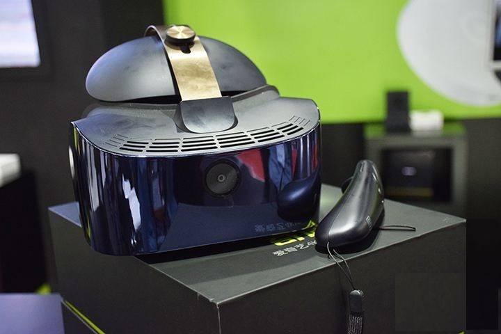 没时间去看《偶像练习生》?用爱奇艺VR一体机