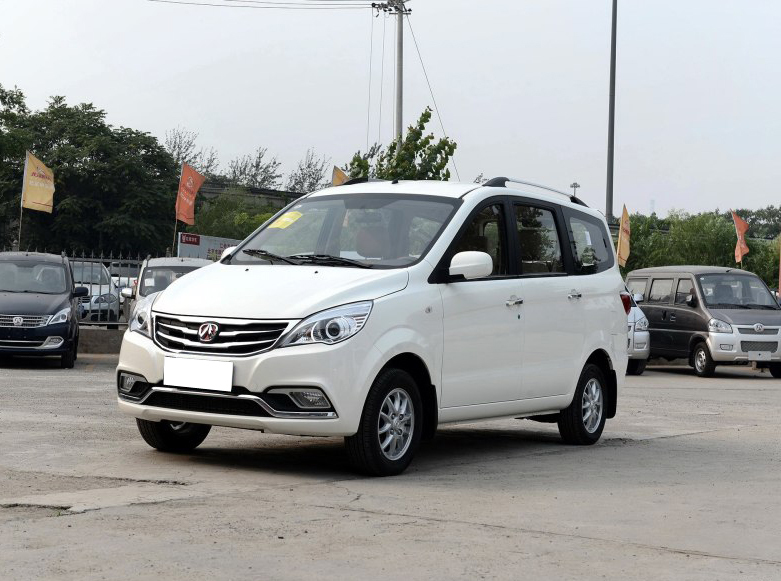 北汽威旺m30本店最新价格变化报价及优惠