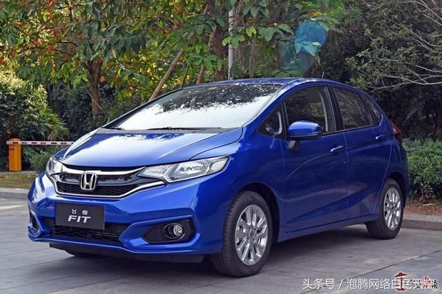 省心省油好停车,为母亲节你或许需要准备这样一辆小车