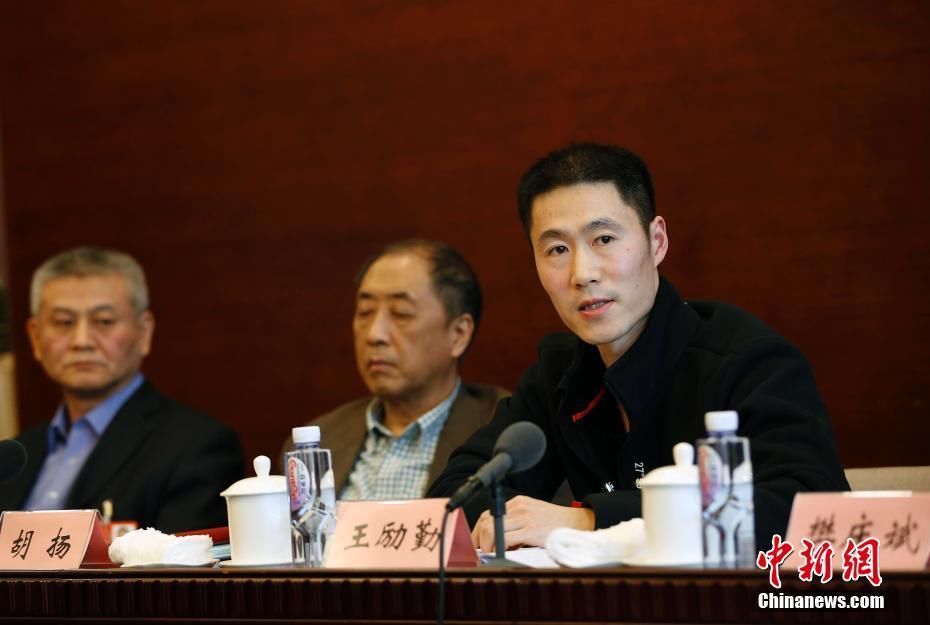 全国政协委员讨论政府工作报告 杨伟民委员发言