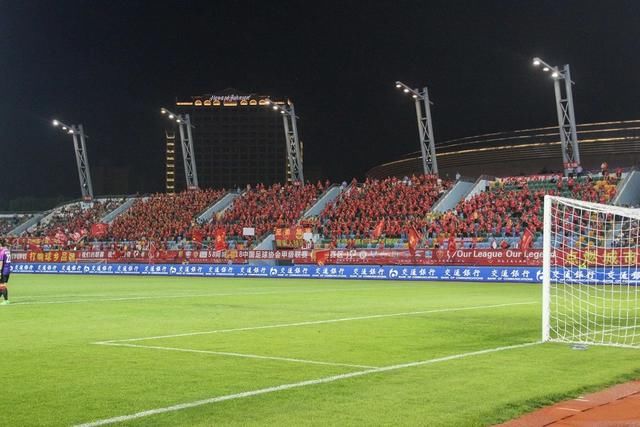 梅县铁汉:不敢想冲超,还是先留在中甲吧!