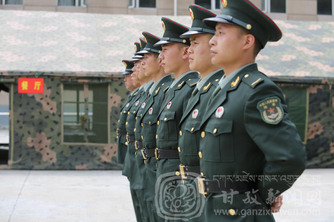 (图为军人队列训练中)