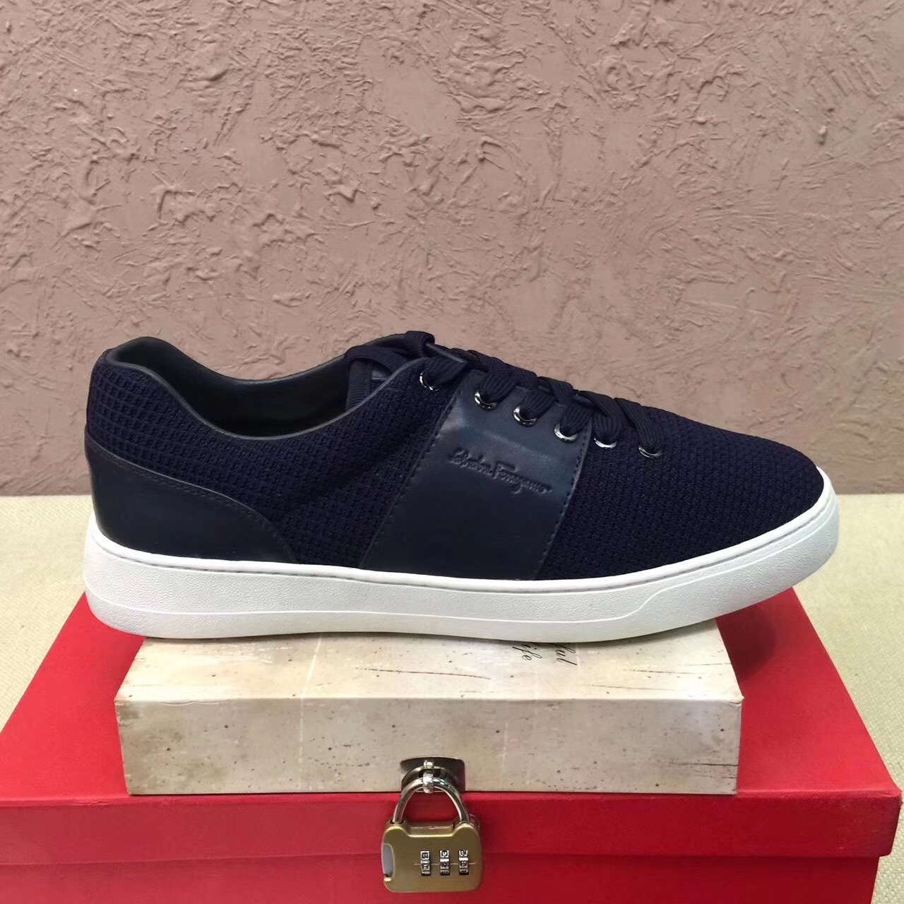 菲拉格慕是奢侈品吗?菲拉格慕香水几线品牌?