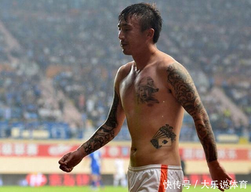 拒当白斩鸡!国足小将自认是肌肉男版黑切鸭