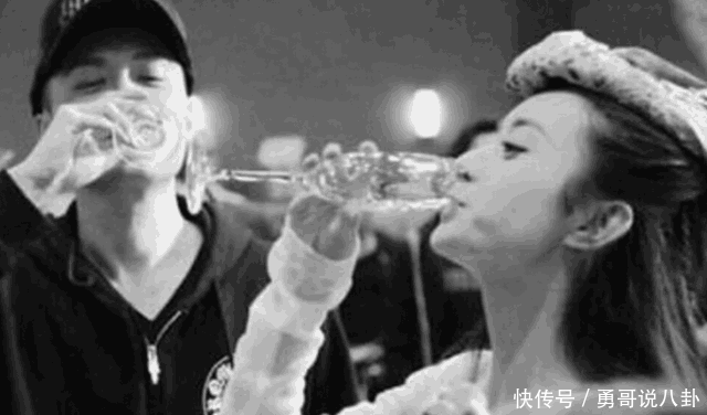 卓伟爆赵丽颖不雅照, 完美形象尽毁, 这次想洗都