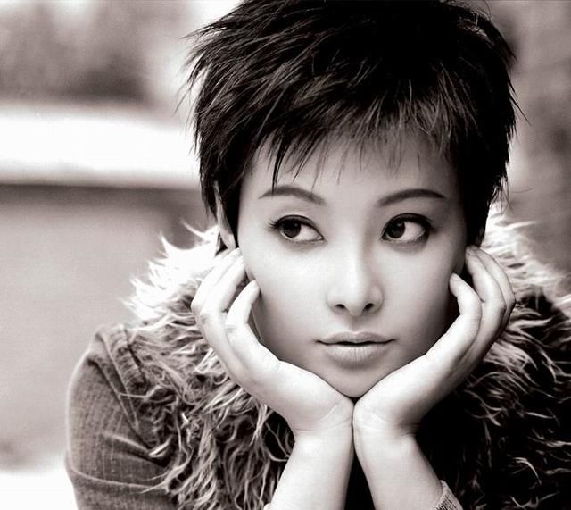 袁立爆料:女星为了红,养小鬼,找干爹开光,这位女