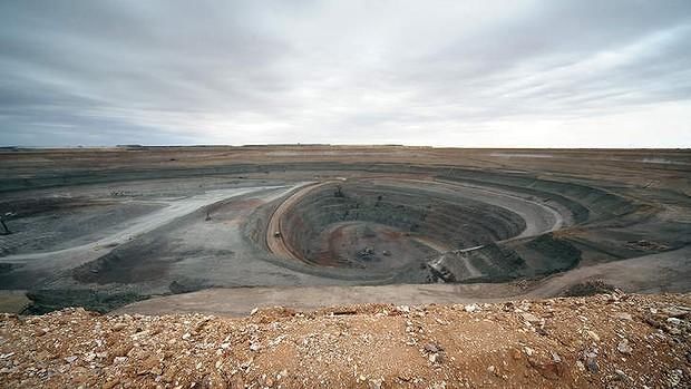 四川发现超大规模锂矿,中国矿产储量还能撑几