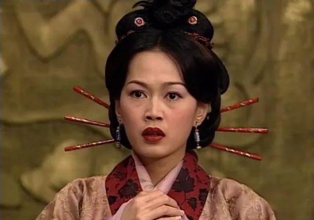 拥有很多脍炙人口的作品,《满清十三皇朝》努尔哈赤,《秦始皇》吕不韦