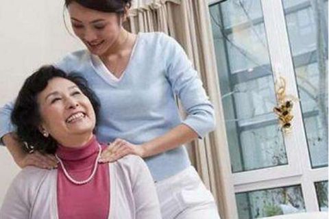 婚礼上岳母给100元改口费 女婿转身就走 老婆