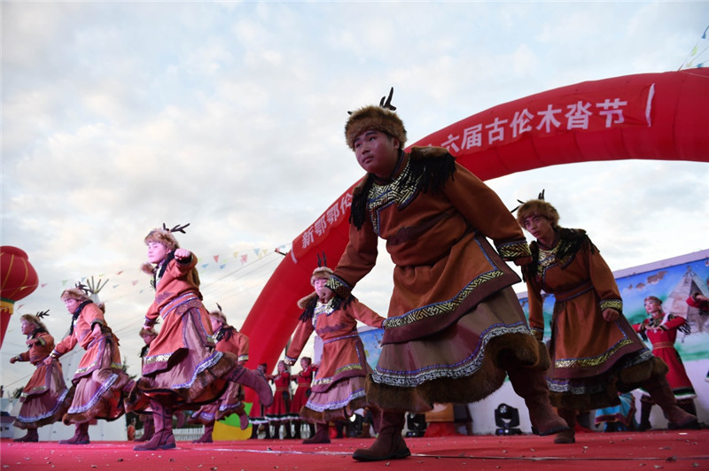 领略鄂伦春族古伦木沓节 领略鄂伦春族古伦木沓节