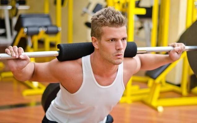 深蹲成绩被甩街?3招提高深蹲成绩,帮你找回优