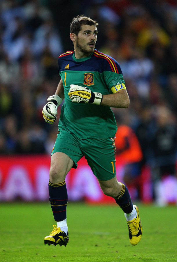 组图-西班牙守护神!回顾卡西国家队经典瞬间