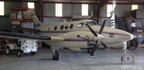 两男子扒飞机偷渡身亡 成功堪称奇迹