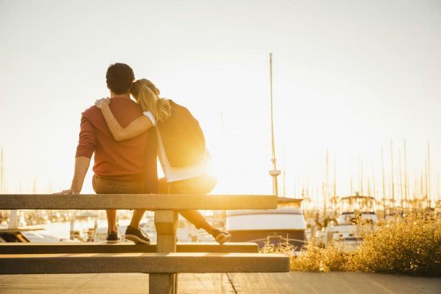 男生见到喜欢女生反应 发现这几个小细节他可