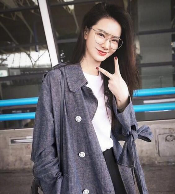 戚薇整容上瘾?再次变脸神似韩雪范冰冰!