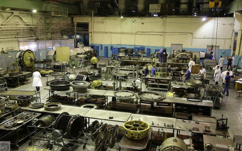 俯瞰装配车间。